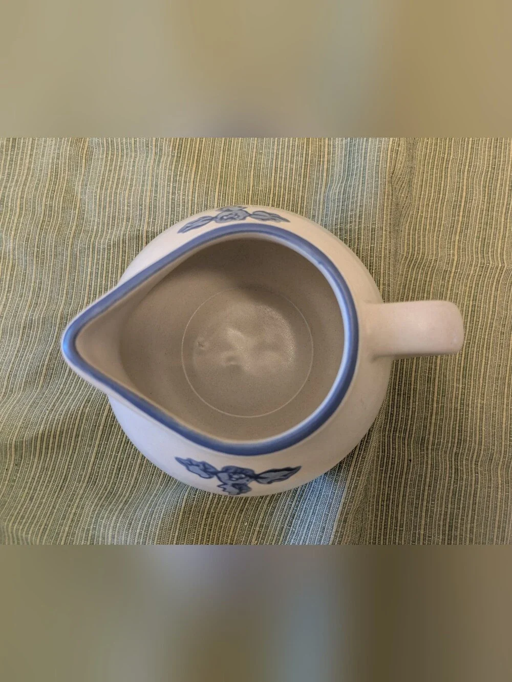 Pfaltzgraff Vintage Yorktowne Gravy Boat/Pitcher - 3 5/8